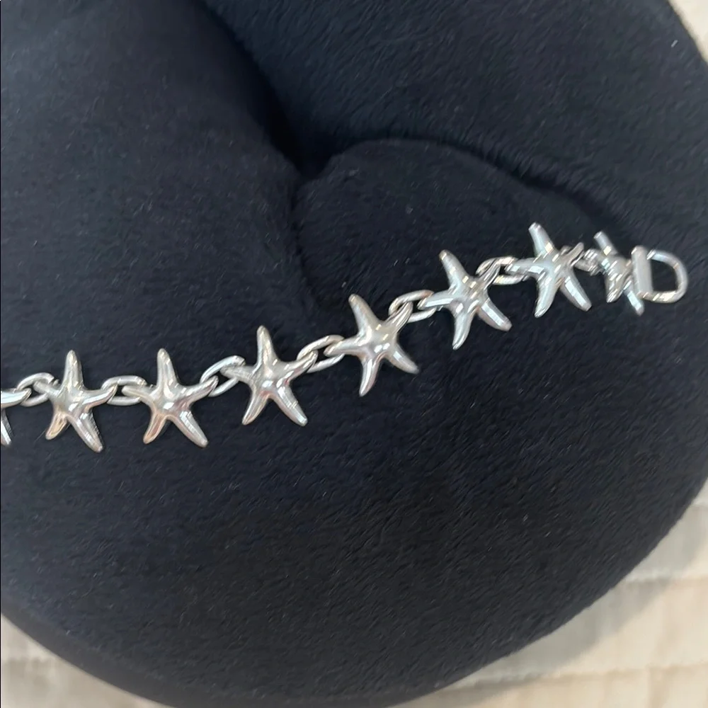 Silver Starfish Bracelet (Magnetic) - Picture 4 of 10